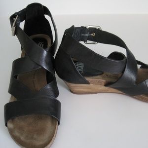 Sofft "Vara" black strappy wedge sandals